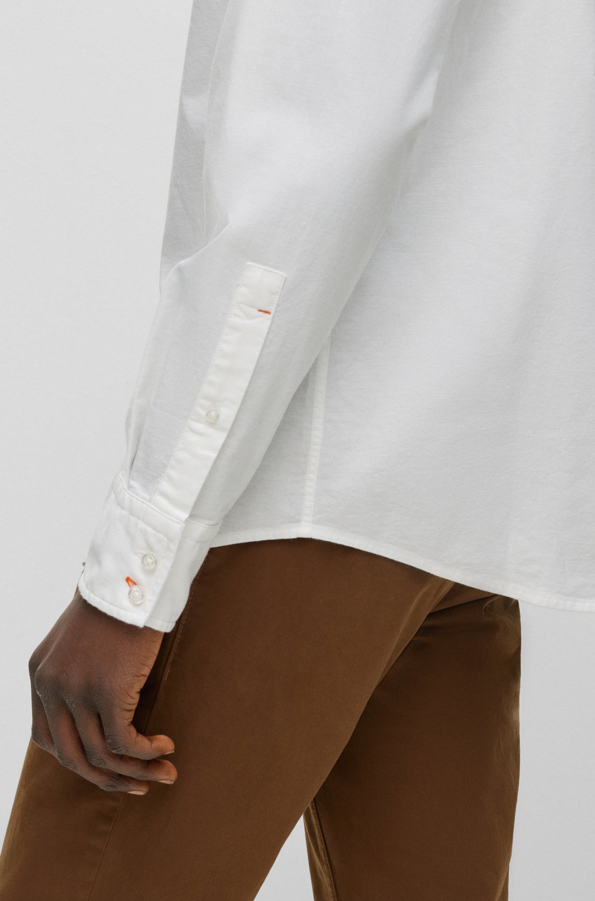Slim-Fit Hemd aus elastischer Oxford-Baumwolle, Weiß