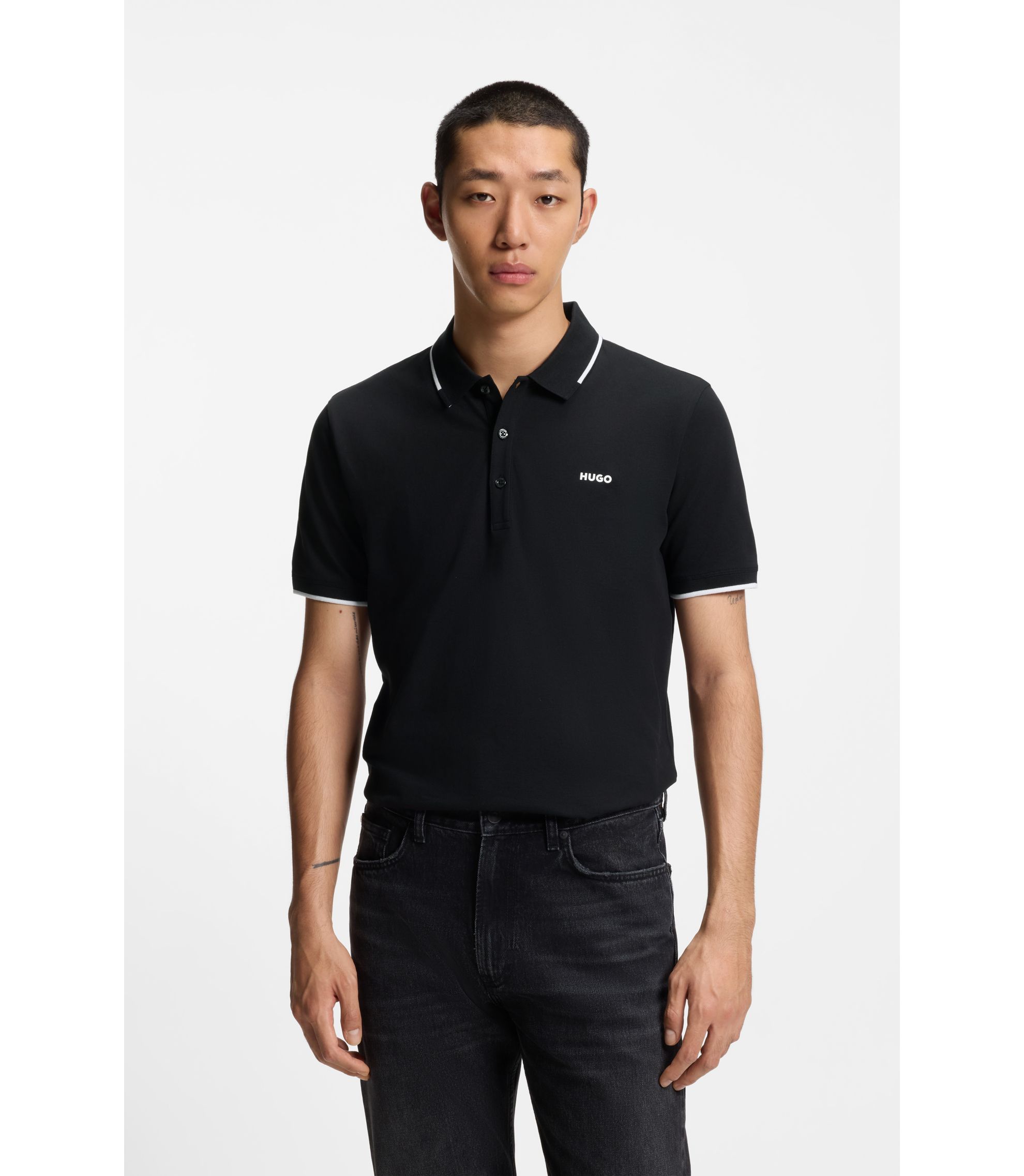 Slim-Fit Poloshirt aus Stretch-Baumwolle mit kontrastfarbenen Details