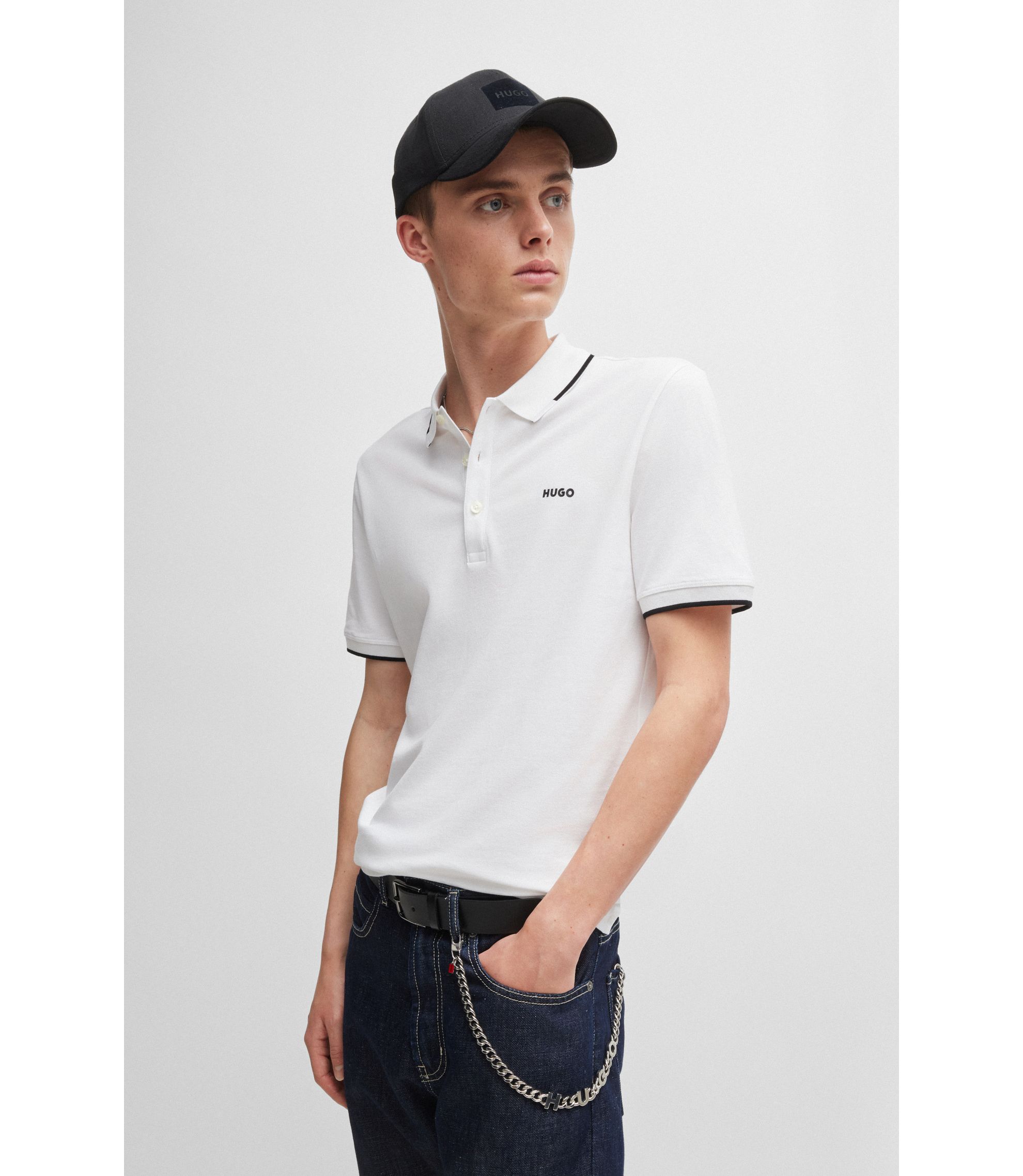Slim-Fit Poloshirt aus Stretch-Baumwolle mit kontrastfarbenen Details