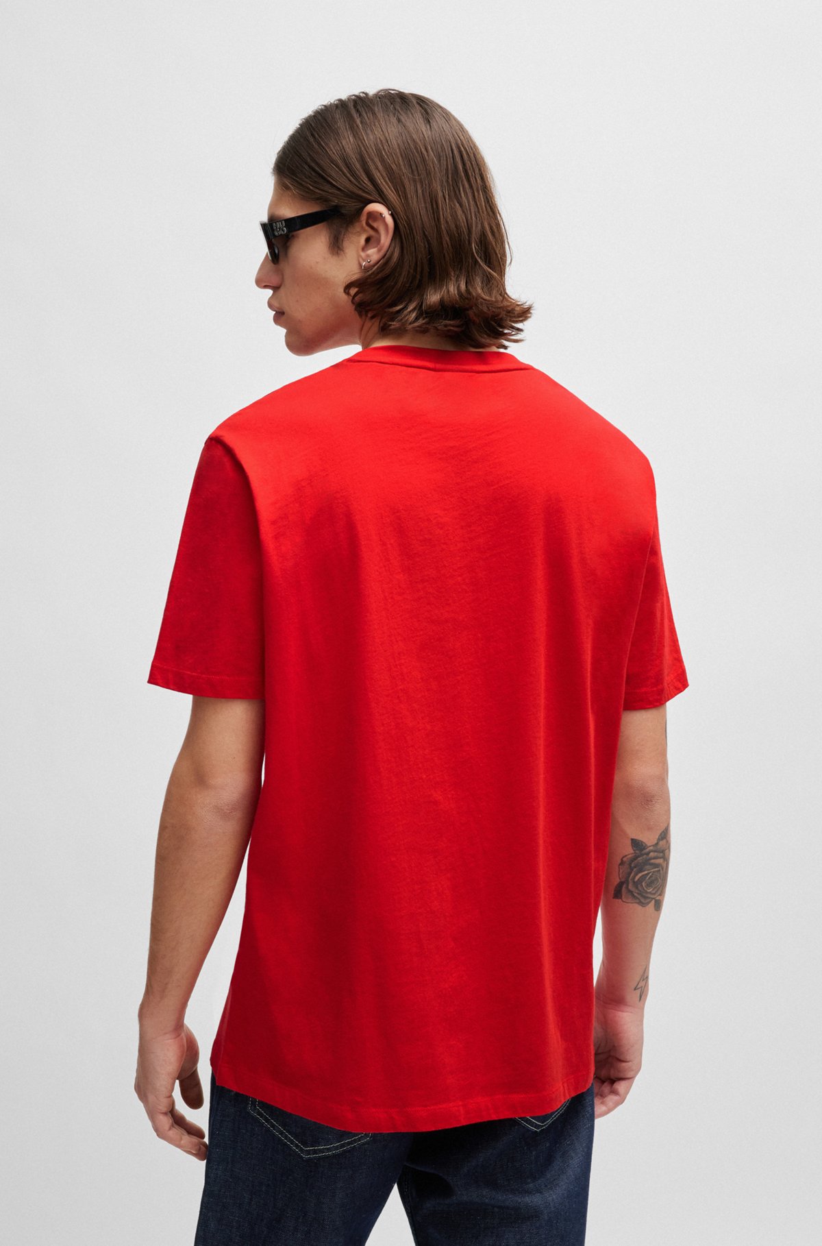 T-shirt i bomuldsjersey i regular fit med kontrasterende logo, Rød