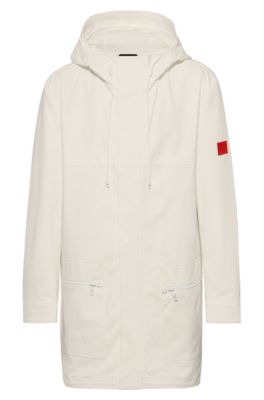 Hugo Boss Parka en coton stretch avec étiquette logo rouge. 1