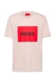 Camiseta de algodón con etiqueta con logo roja, Rosa claro