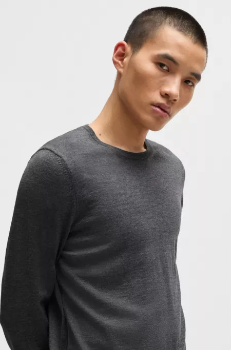 Slim-fit sweater in merino wool with crew neckline