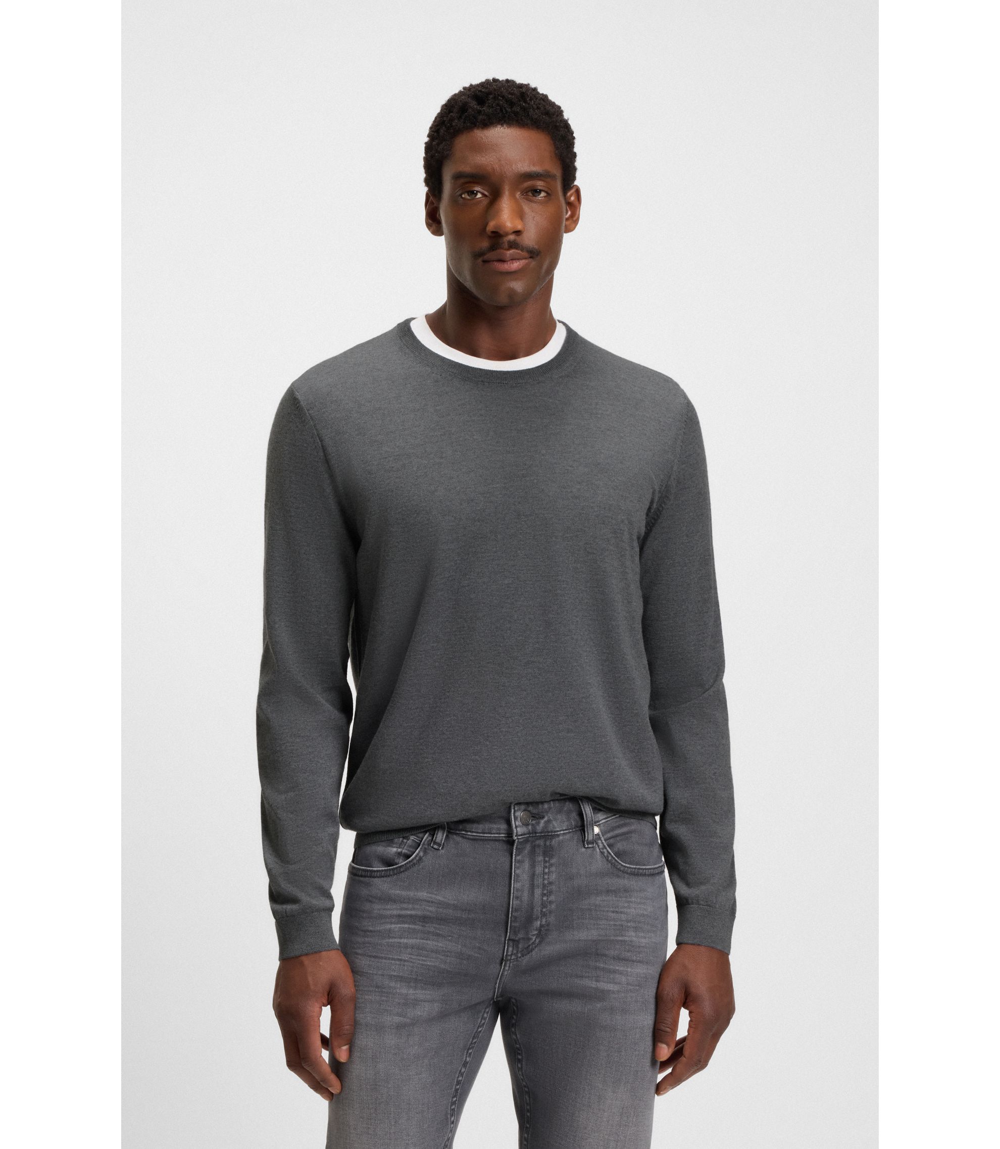 Slim-Fit Pullover aus Merinowolle