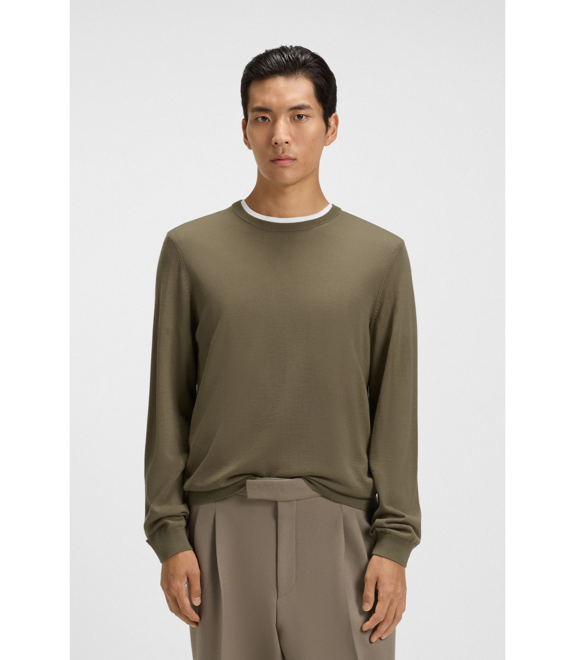 Slim-Fit Pullover aus Merinowolle