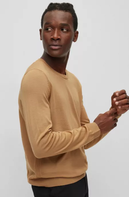Slim-fit sweater in merino wool with crew neckline