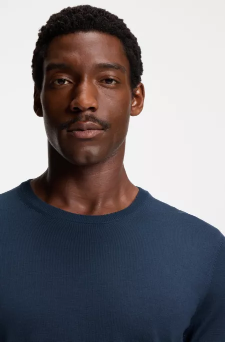 Slim-fit sweater in merino wool with crew neckline