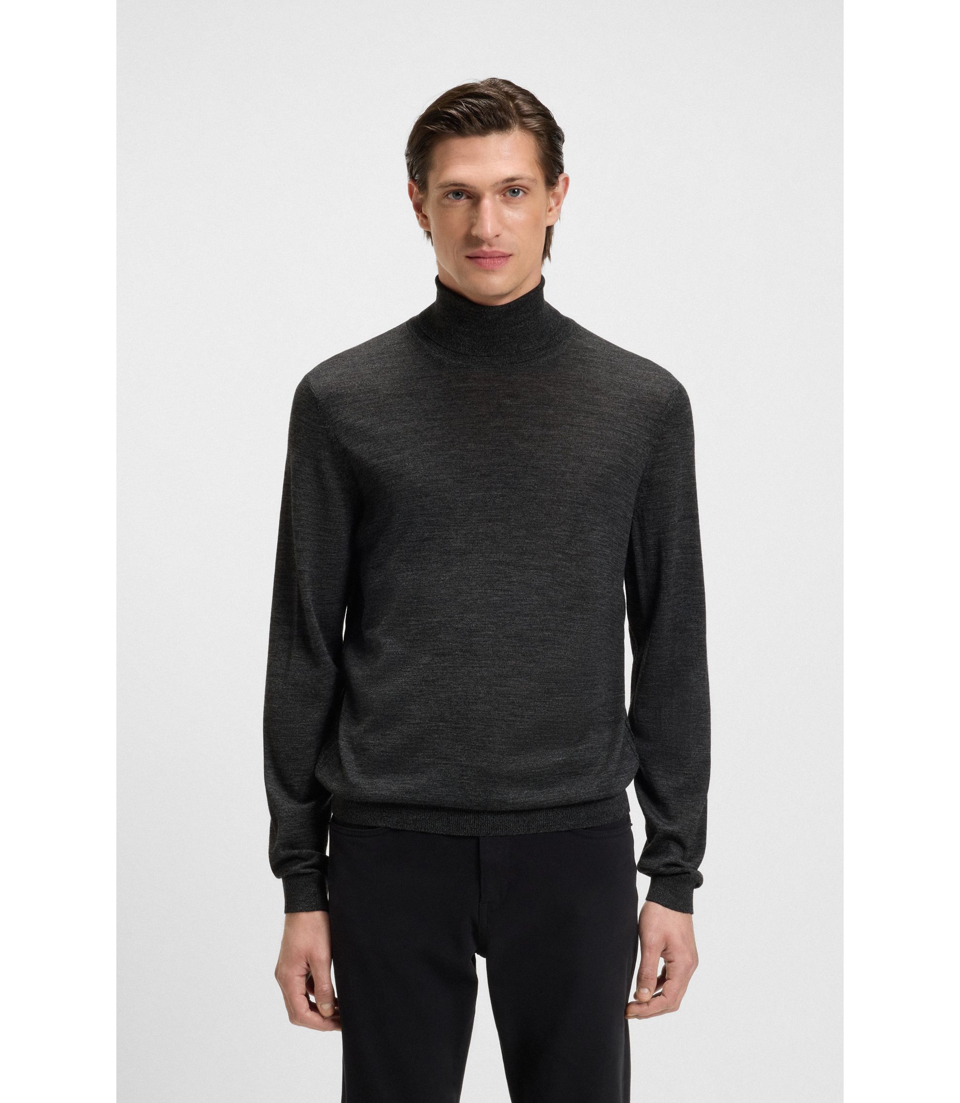 Slim-Fit Rollkragenpullover aus extrafeiner Merinowolle