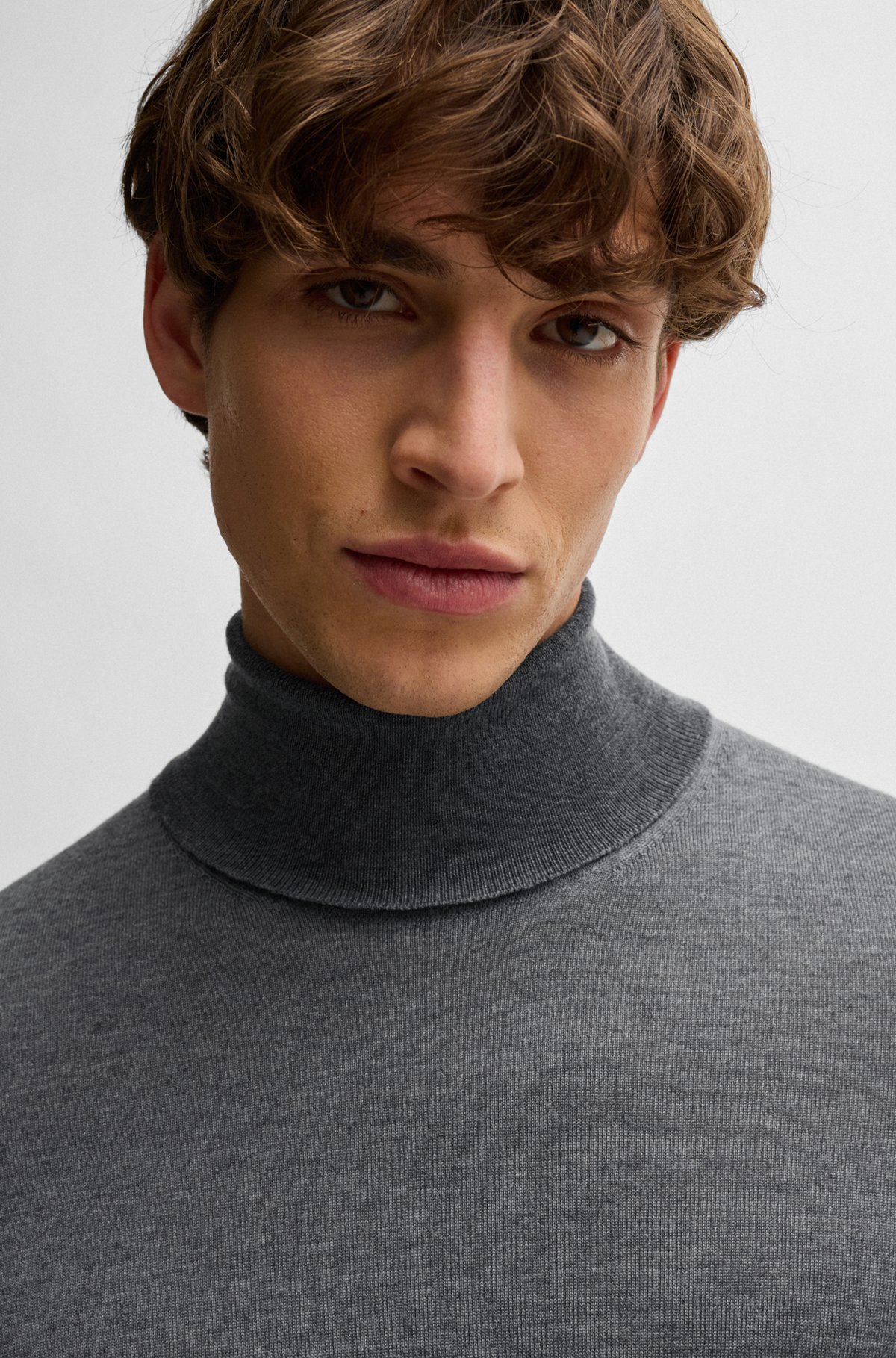 Slim-fit rollneck sweater in virgin wool, Grey