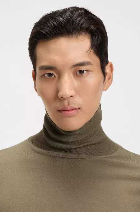Regular-fit rollneck sweater in merino wool