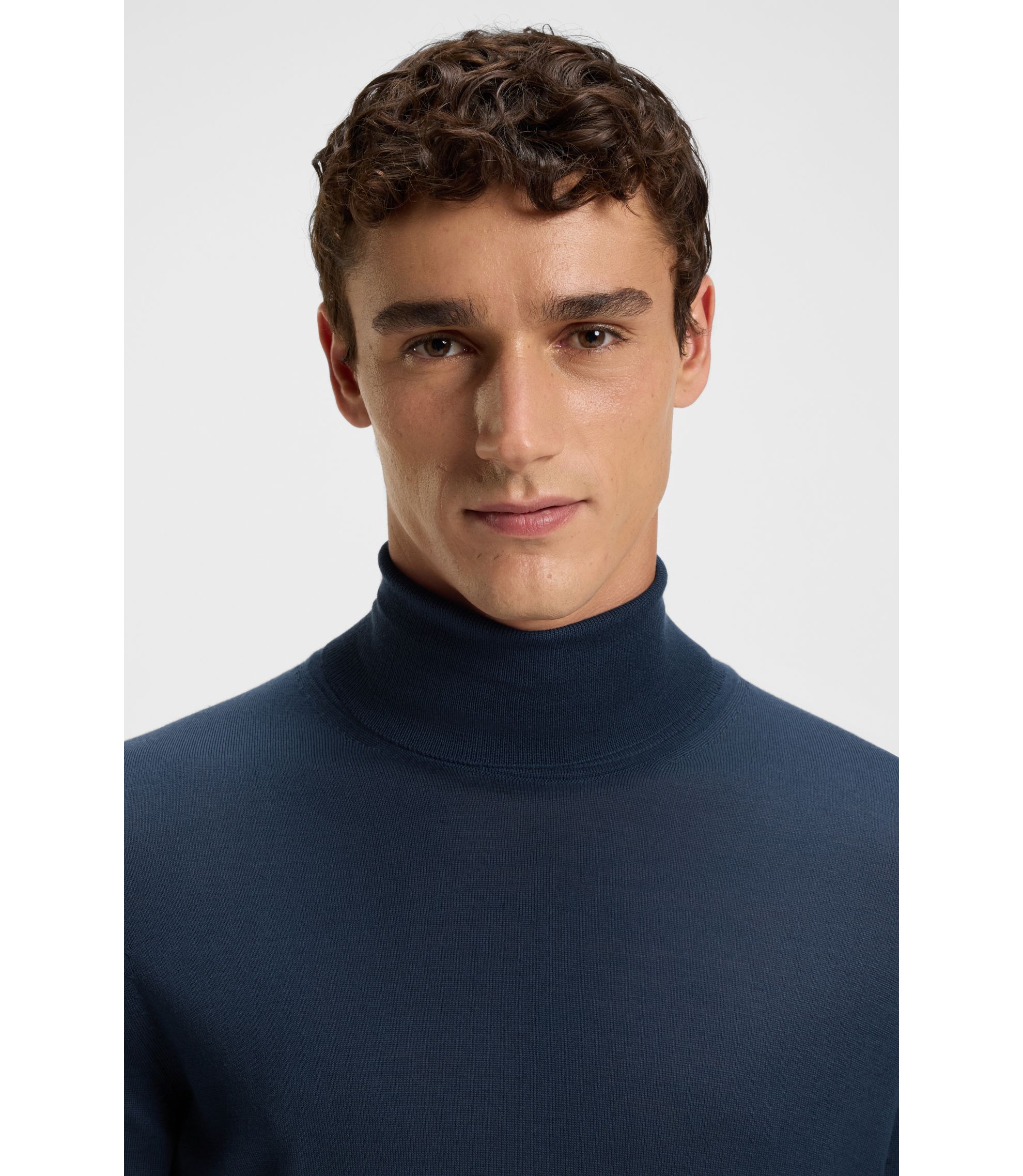 hbeu50468262_473_340?wid=1980&