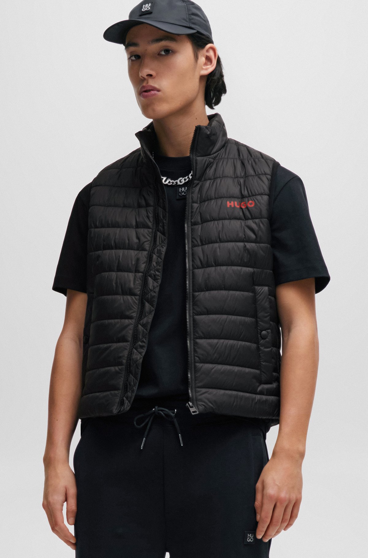 Water-repellent gilet with contrast logo, Black