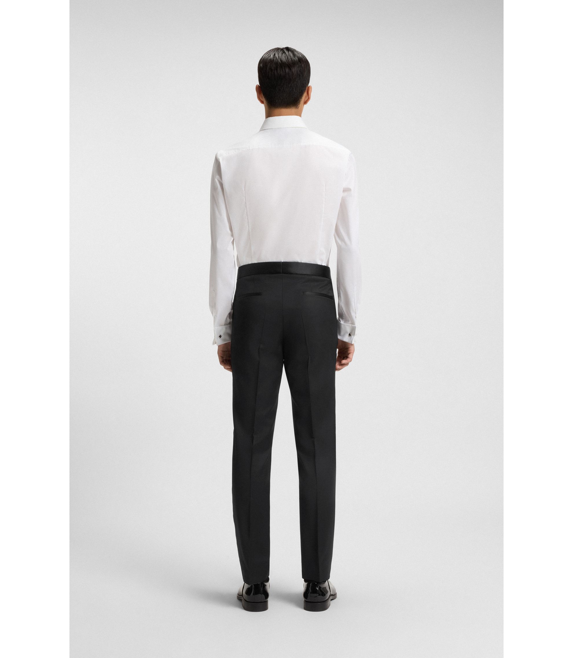 BOSS スリムフィットパンツ バージンウール　ブラック BOSS - スリムフィットパンツ バージンウールサージ - ブラック