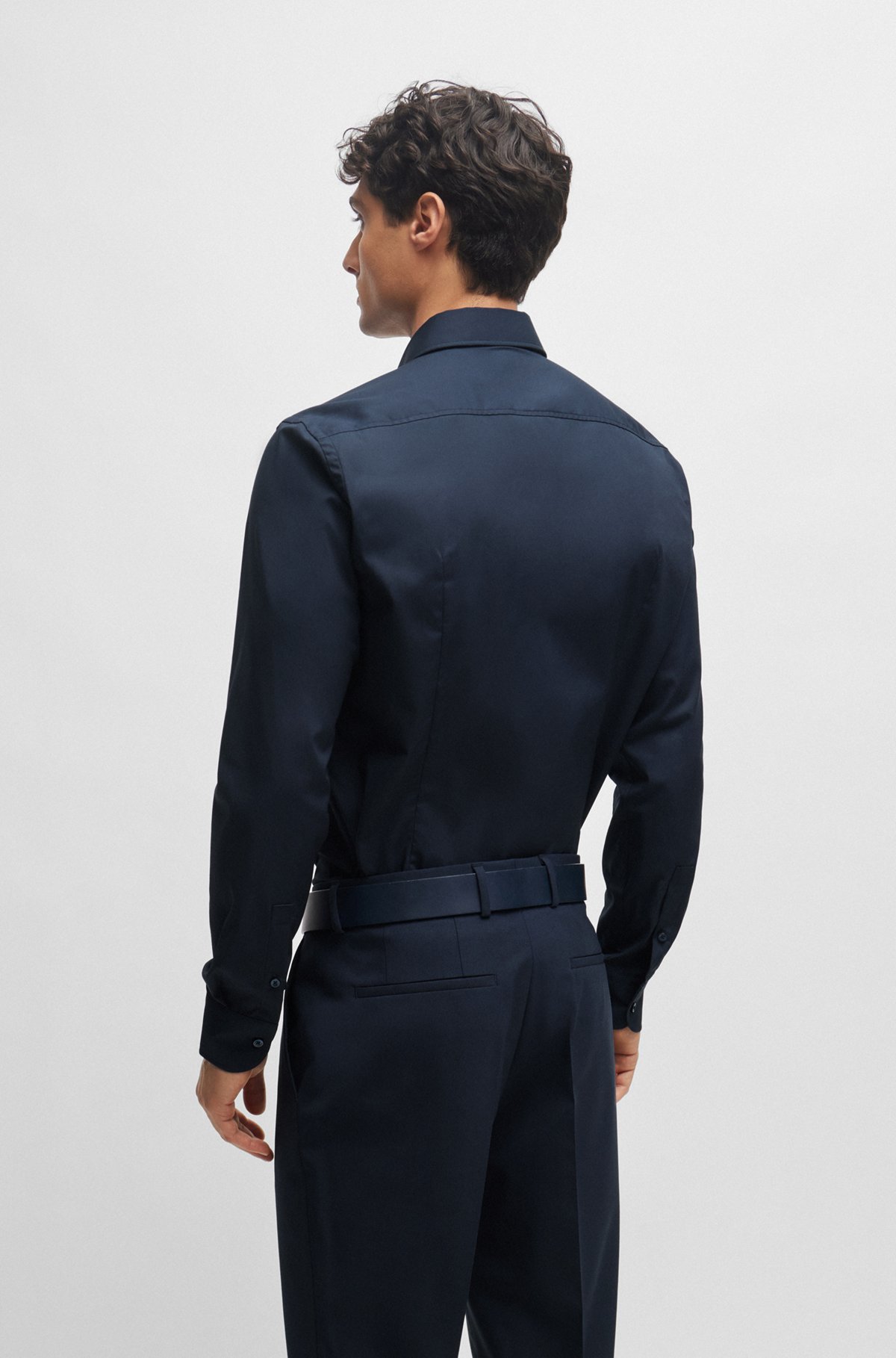 Slim-Fit Hemd aus elastischer Baumwoll-Popeline mit bügelleichtem Finish, Dunkelblau