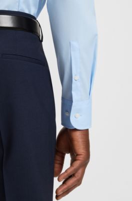 Slim-Fit Hemd aus elastischer Baumwoll-Popeline mit b&uuml;gelleichtem Finish, Hellblau