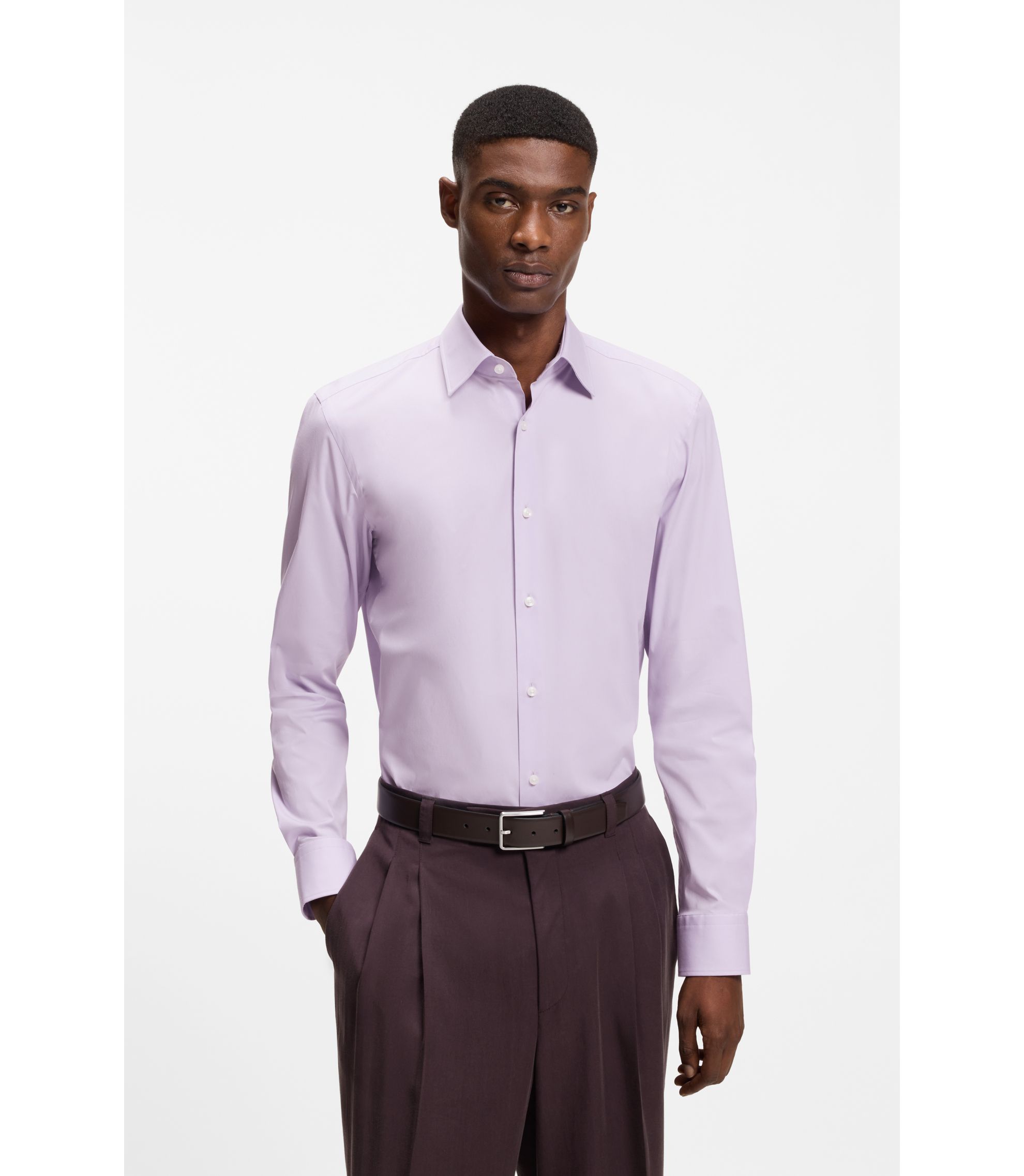 Slim-Fit Hemd aus elastischer Baumwoll-Popeline mit bügelleichtem Finish