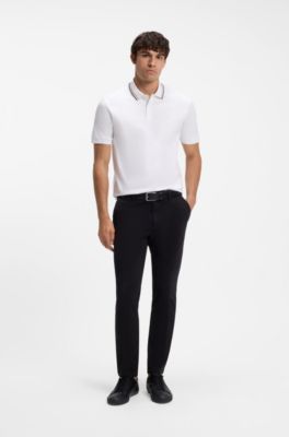 Slim fit-pik&eacute;tr&ouml;ja i bomull med randig krage, Vit