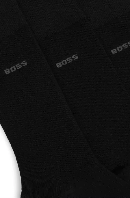 Three-pack of regular-length socks in stretch fabric