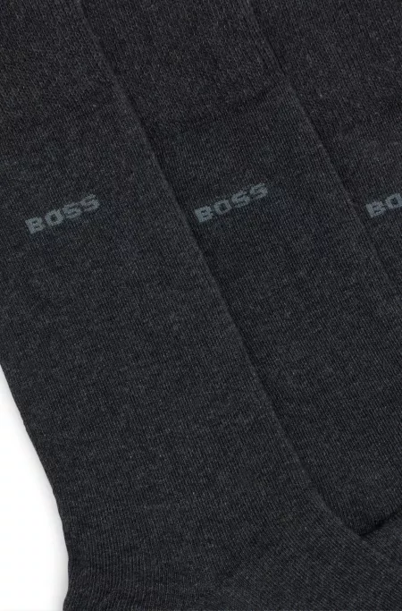 Three-pack of regular-length socks in stretch fabric