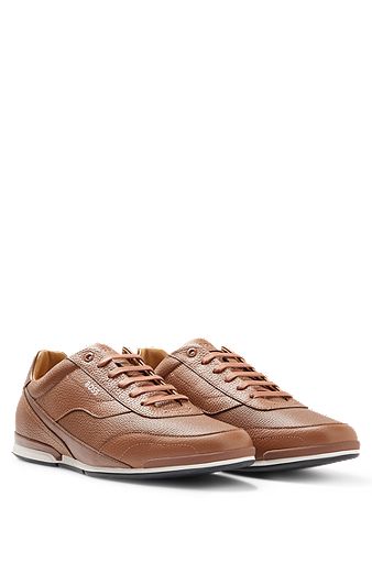 Low-top trainers in perforated and grained leather, Brown