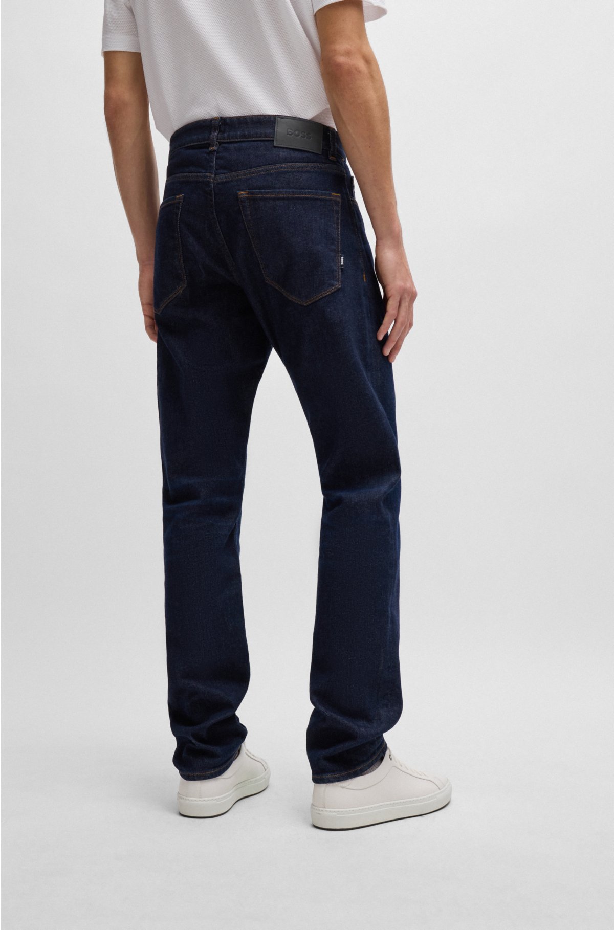 BOSS - Jeans med almindelig pasform mørkeblå denim med behagelig stræk