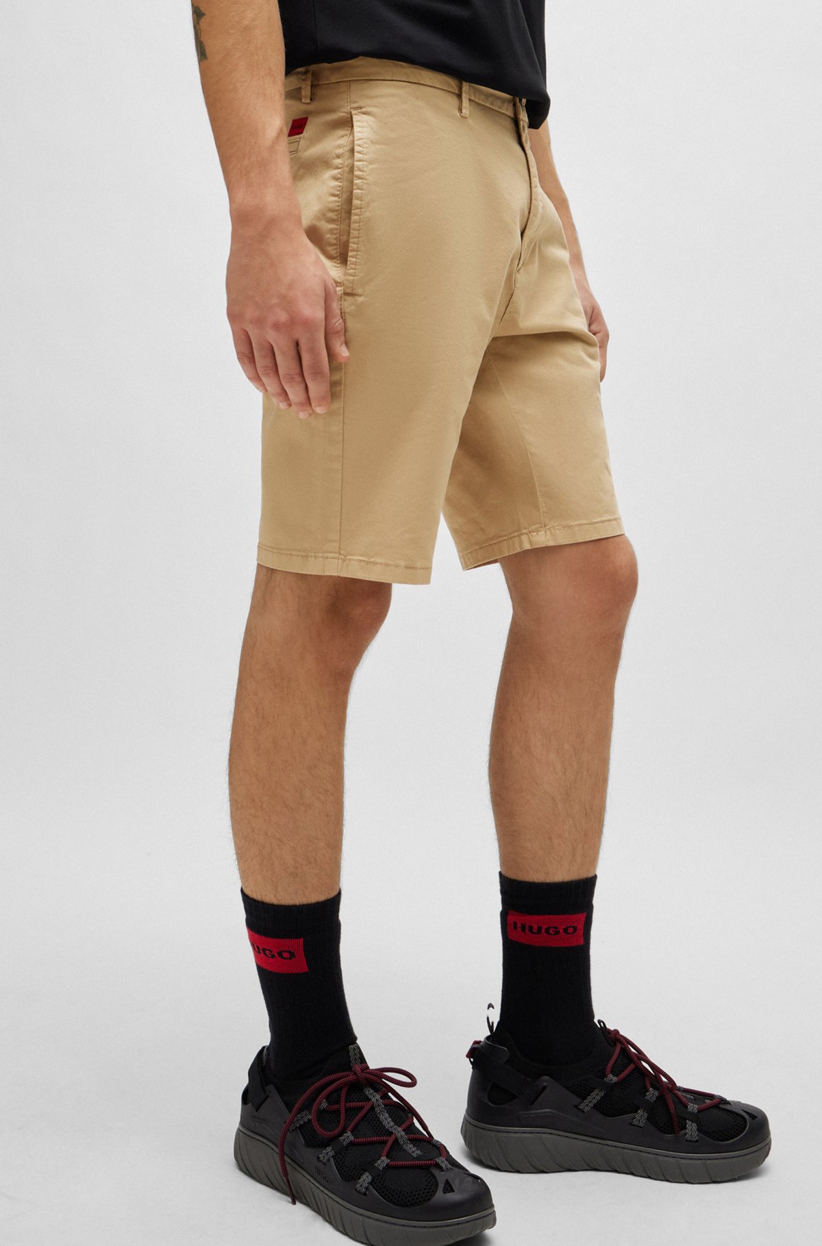 Slim-fit chino shorts in stretch-cotton gabardine, Beige