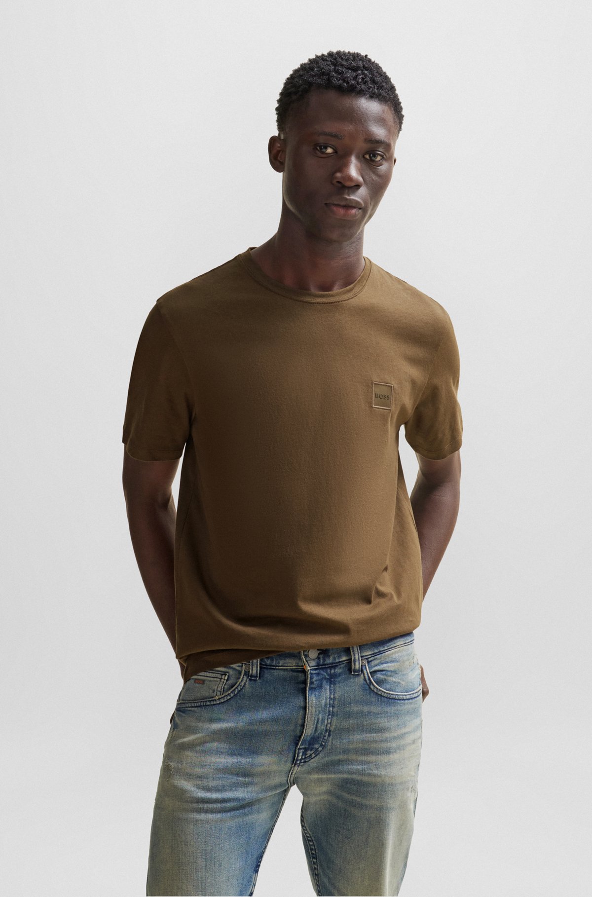 Camiseta relaxed fit de punto de algodón con parche de logo, Verde oscuro