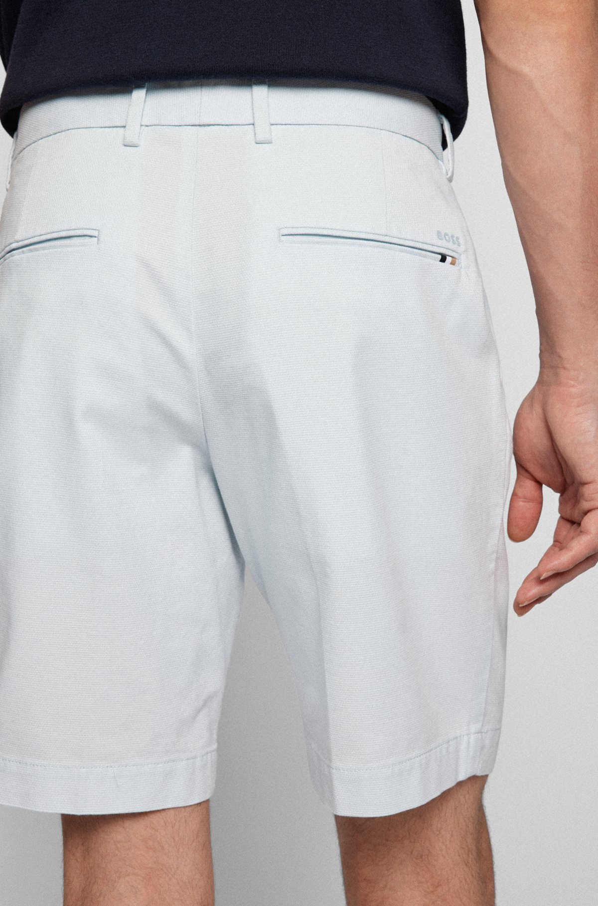 Shorts slim fit de algodón elástico con estructura, Cal