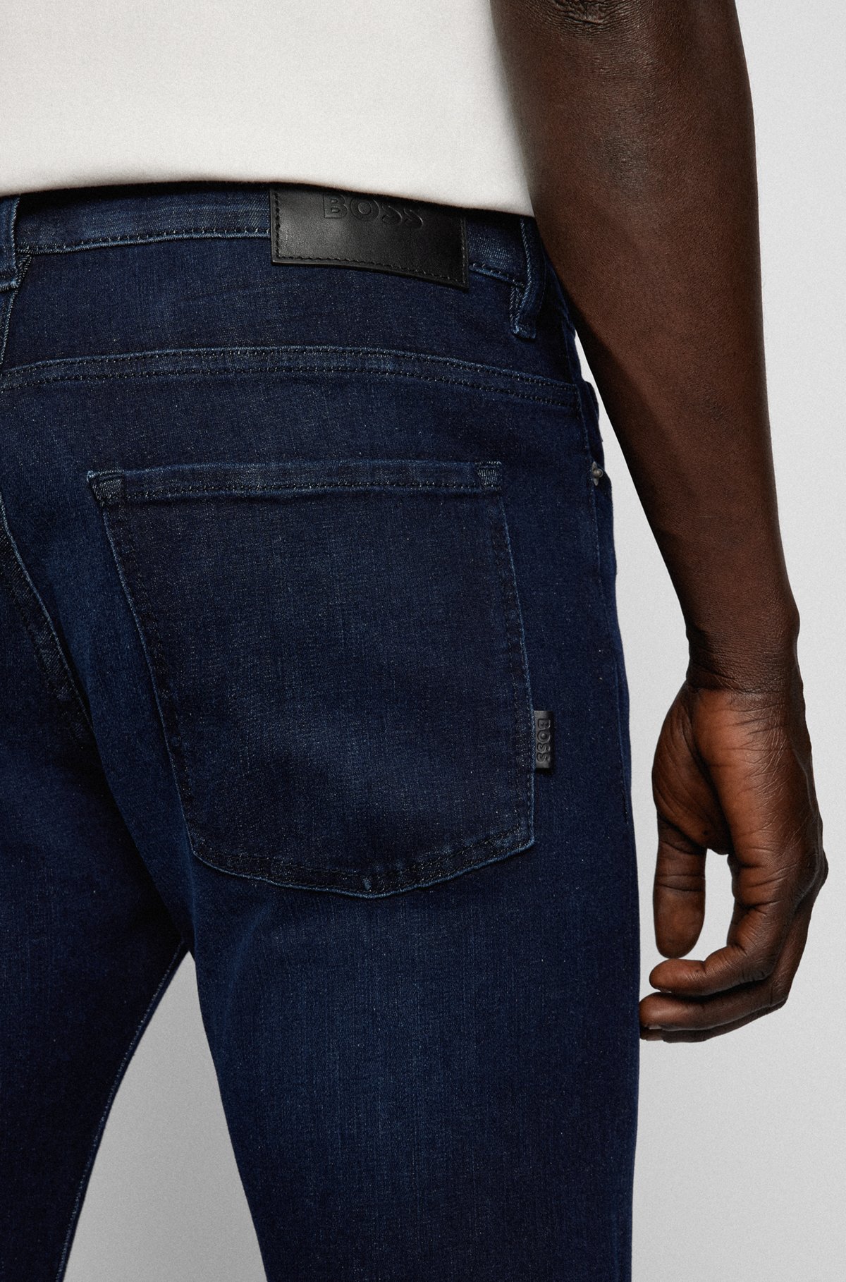 buitenste Geniet Gewoon BOSS - Slim-fit jeans in dark-blue super-stretch denim