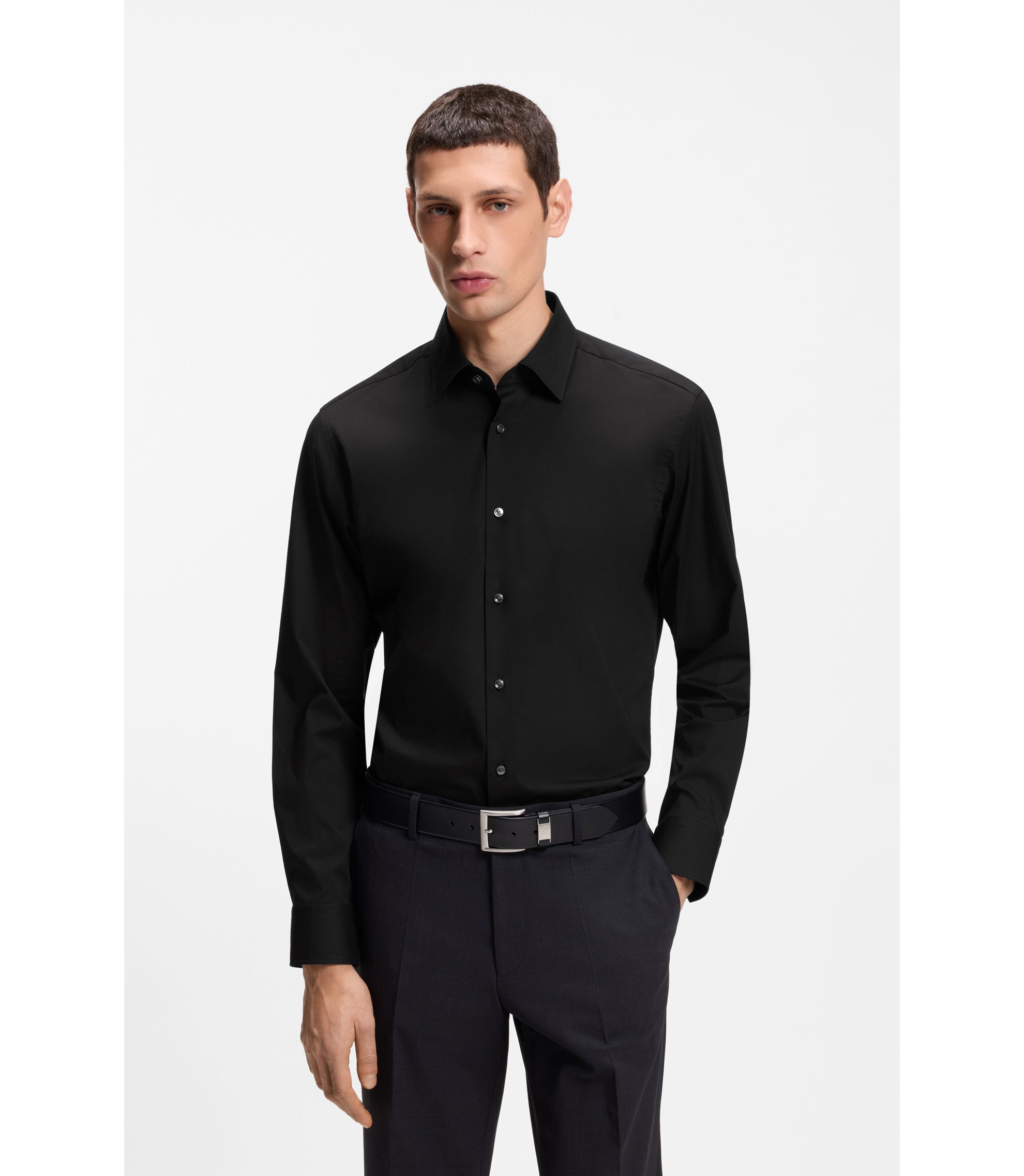 Regular-Fit Hemd aus elastischer Baumwoll-Popeline mit bügelleichtem Finish