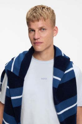 Camiseta de algod&oacute;n el&aacute;stico con logo en contraste, Gris claro