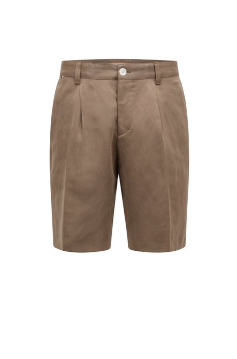 Tapered-fit shorts with pleat front in linen blend, Green