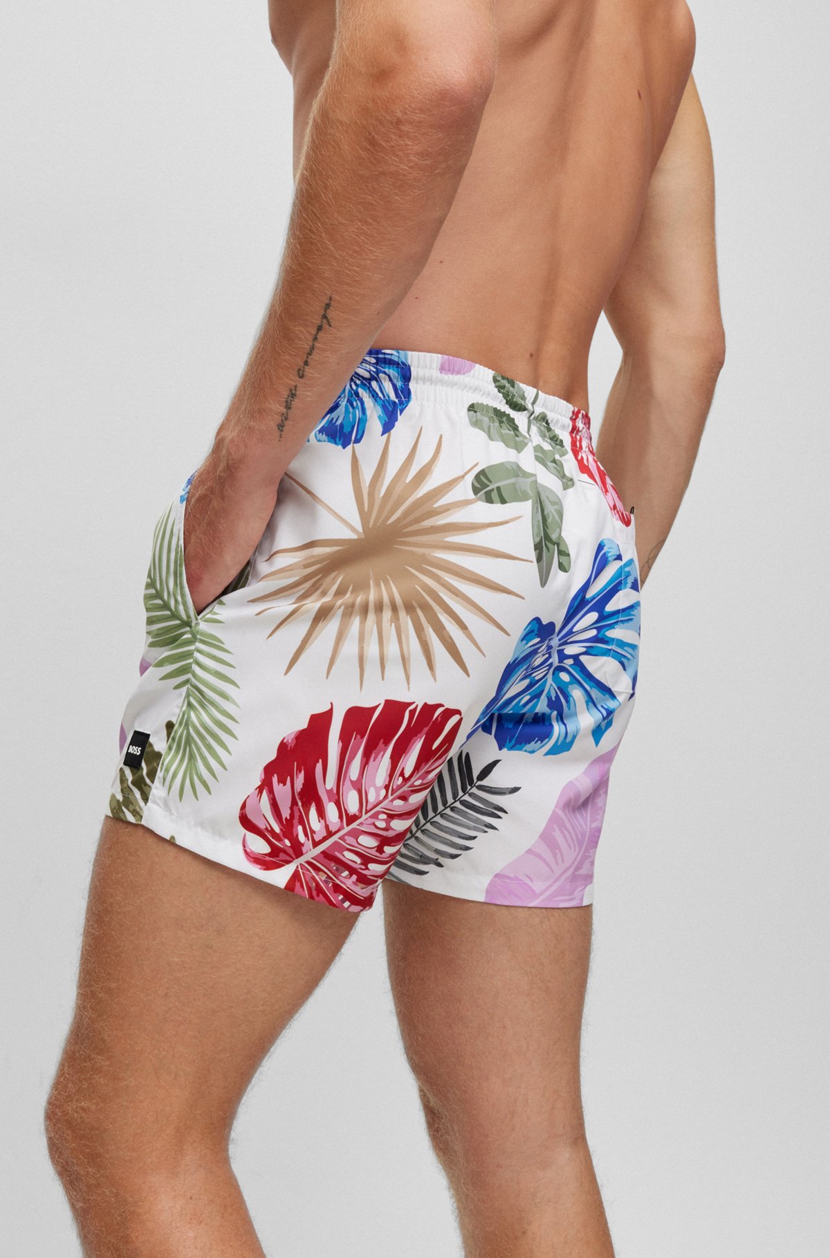 Floral-print swim shorts with logo detail, White Patterned