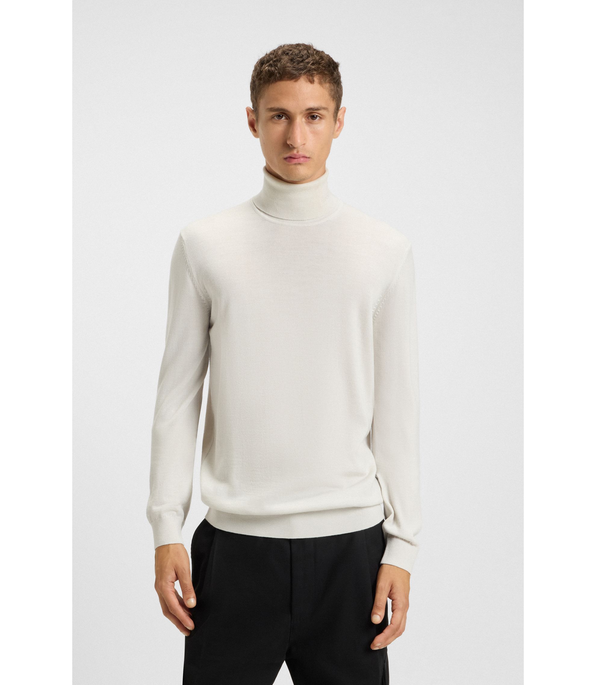 Regular-Fit Rollkragenpullover aus Schurwolle