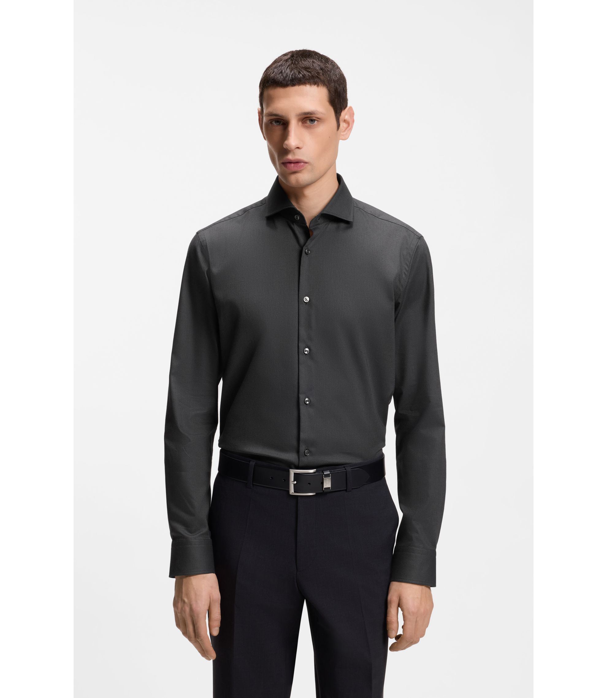 Regular-Fit Hemd aus elastischem Baumwoll-Twill mit bügelleichtem Finish