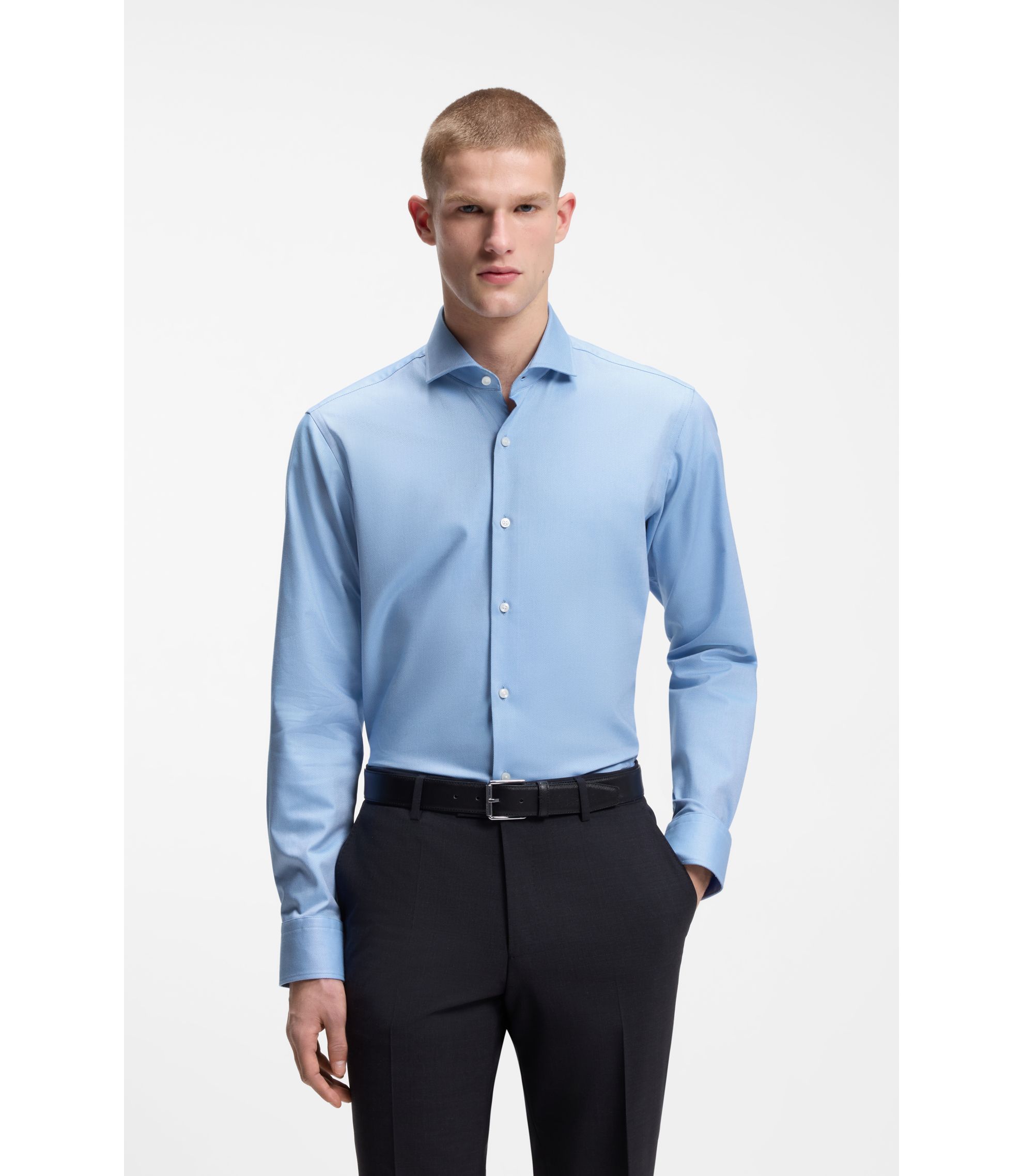 Regular-Fit Hemd aus elastischem Baumwoll-Twill mit bügelleichtem Finish