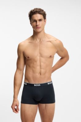 Eng anliegende Boxershorts aus Stretch-Baumwolle mit kurzem Bein und fortlaufenden Logos, Dunkelblau