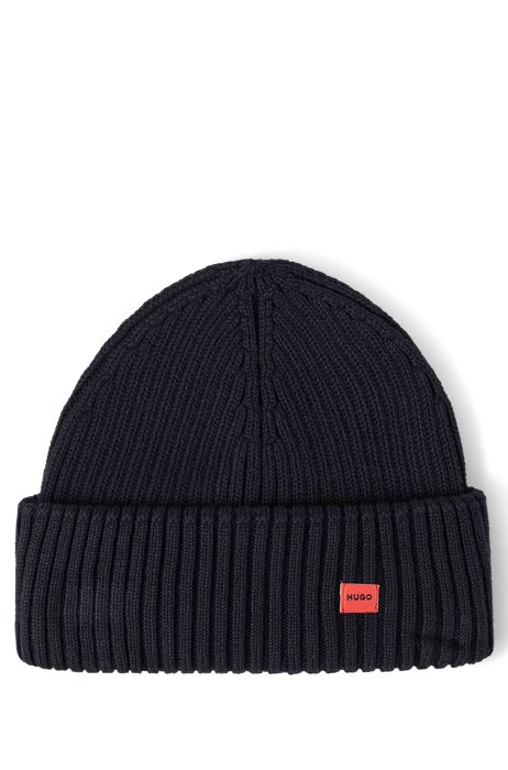Ribbed beanie hat with red logo label, Dark Blue