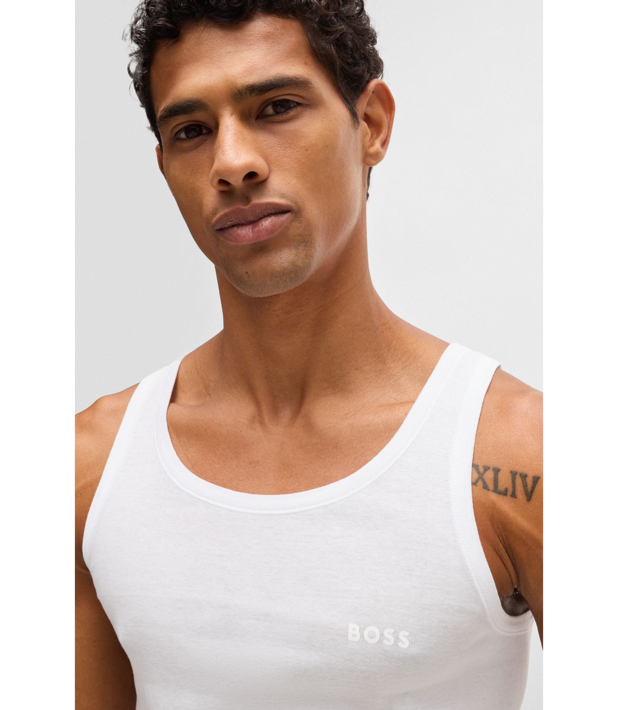 hbeu50475412_100_341?wid=1980&