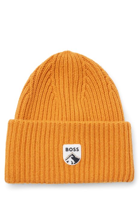 Chunky-knit beanie hat with mountain-logo badge, Orange