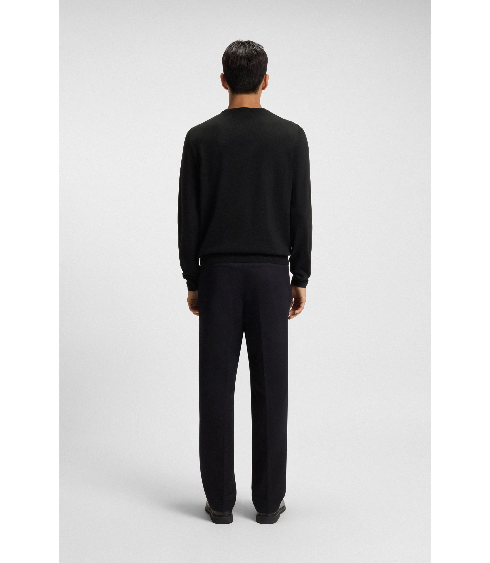 BOSS バージンウールブレンド グラフィックジャカード セーター S 極美品 BOSS - レギュラーフィットセーター バージンウール ロゴエンブロイ