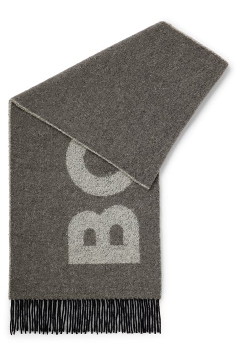 In Italien gefertigter Bouclé-Schal aus Material-Mix mit Woll-Anteil und Logo, Silber
