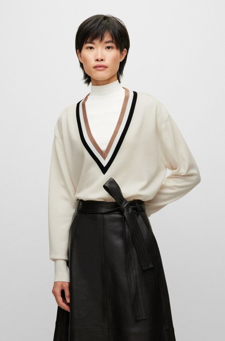 V-neck relaxed-fit sweater in wool and cashmere, White