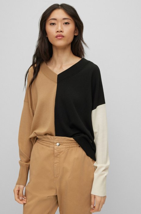 Pullover aus Schurwolle mit Colour-Block-Design und abgestuftem Saum, Gemustert