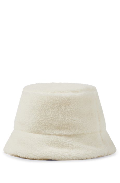 Logo bucket hat in teddy fleece, White