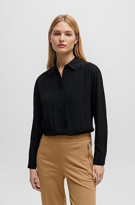 Long-length relaxed-fit blouse with concealed closure, Black