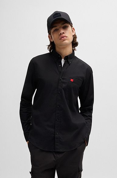 Chemise Slim Fit en coton Oxford, avec col à pointes boutonnées, Noir