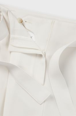 Pantalon coupe d&eacute;contract&eacute;e en cr&ecirc;pe japonais, Blanc