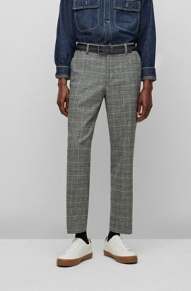 HUGO BOSS Herren Kleidung Hosen & Jeans Lange Hosen Stretchhosen Slim-Fit Shorts aus Stretch-Baumwolle mit Paper-Touch-Finish 