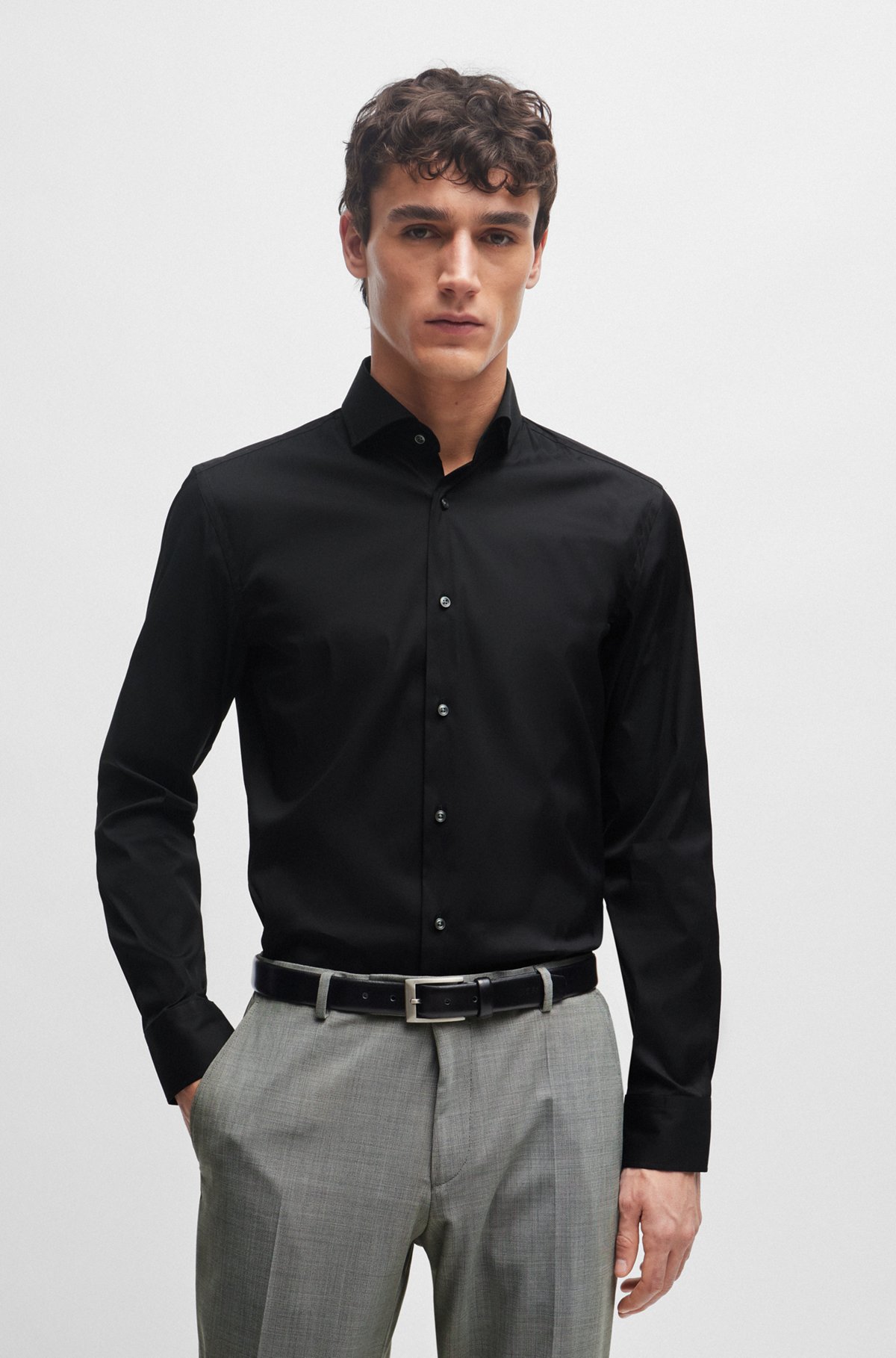 Slim-fit overhemd in gemakkelijk te strijken popeline van een katoenmix, Zwart